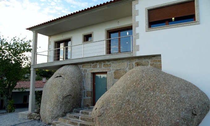 Fornos de Algodres House | Ideal Stay at Quinta do Cadaval: 10/10 Rated and Family-Friendly