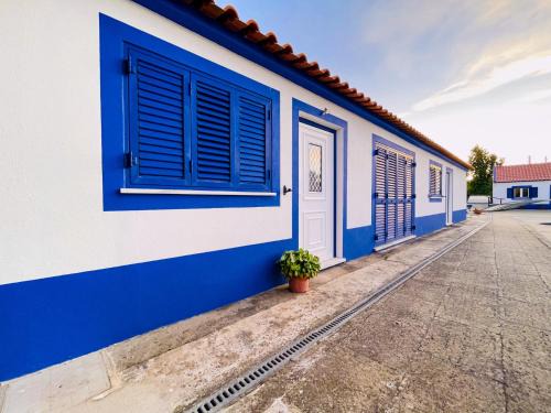 Santo Estevao Apartment | Exceptional Oceanfront Stay at Quinta do Cutato Guest House