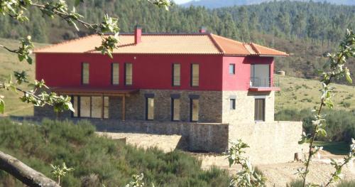 Covilha House | Escape to Quinta do Favacal - Agroturismo with Pool & Views