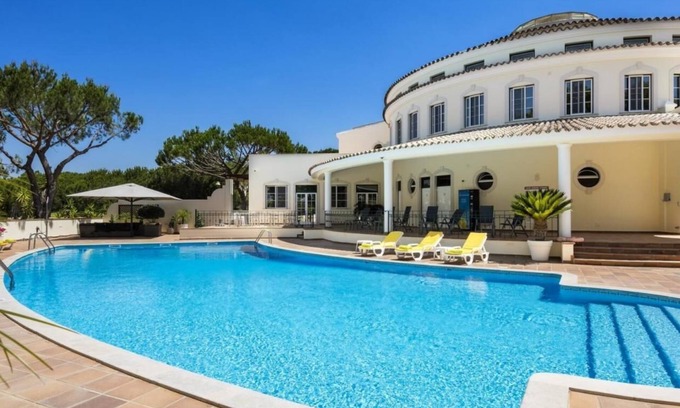 Almancil Apartment | Relaxing 2-Bed Apartment with Pool, Beach & Golf Access