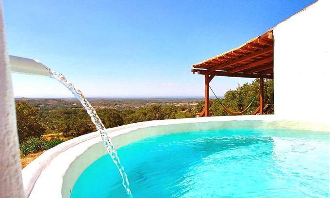 Marvao House | Elegant Quinta Do Marvao with Oceanfront Pool Views