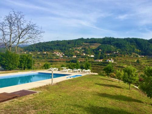 Fridao House | Discover Quinta do Pêso: Family-Friendly with Pool Access