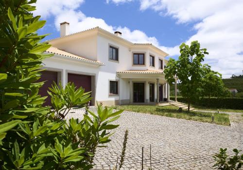 Figueiro dos Vinhos House | Discover Quinta Do Sobral: Pet-Friendly Oceanfront Retreat