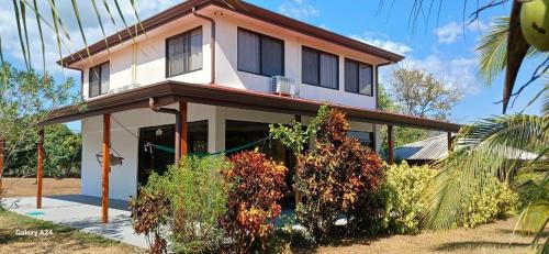 San Mateo House | Oceanfront Quintessential Stay at Quinta Don Noé