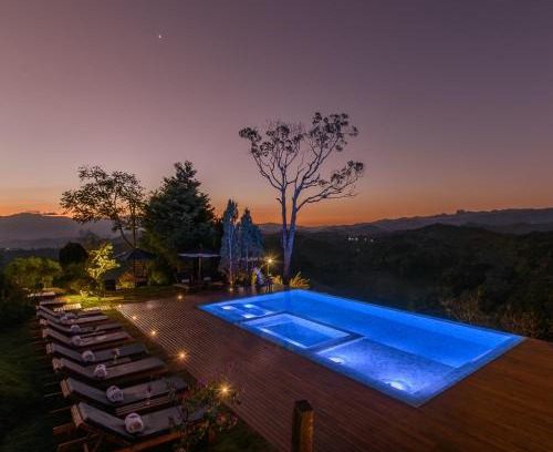 Santo Antonio do Pinhal Hotel | Quinta dos Pinhais: Oceanfront Escape with Spa & Pool