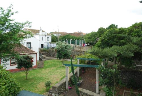 Praia da Vitoria House | Discover Quinta dos Figos: Pet and Child Friendly Haven