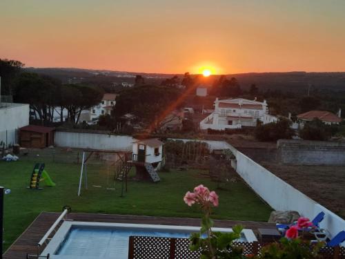 Nadadouro Apartment | Oceanfront Quinta dos Passarinhos with Pool & Pet Friendly