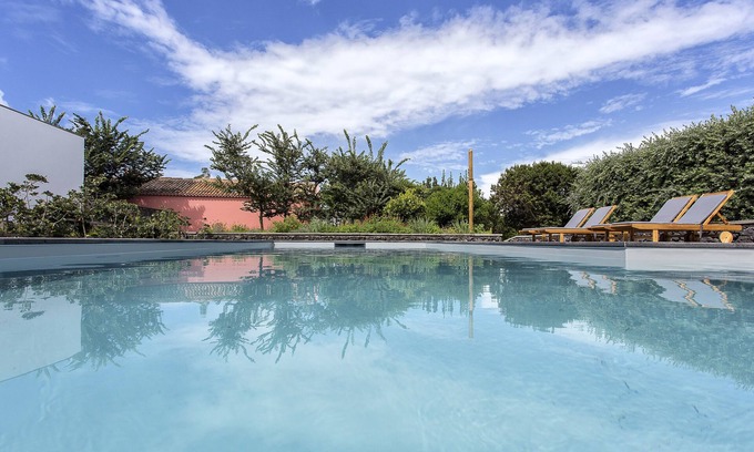 Ribeira Grande Cottage | Unforgettable Stay at Quinta dos Peixes Falantes with Pool