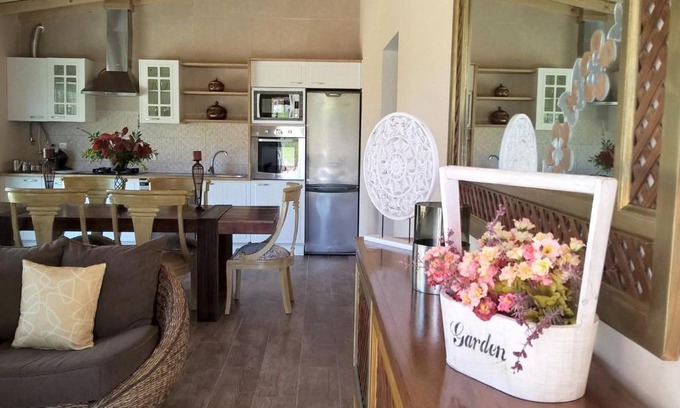 Nadadouro House | Cozy Quinta dos Sobreiros: Pet-Friendly & Ocean Views