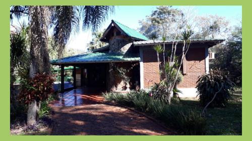 Zona Granja House | Relaxing Retreat at Quinta La Calmita Iguazú with Pool & Hot Tub