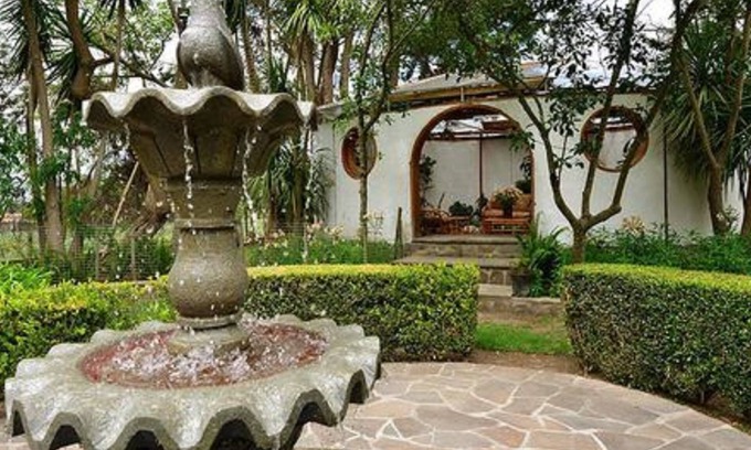 Tababela Bed & Breakfast | Discover Quinta la Constanza: Spa Retreat with Breakfast
