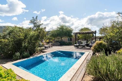 Valle de Guadalupe Hotel | Relaxing Oceanfront Escape at Quinta Lorame with Pool