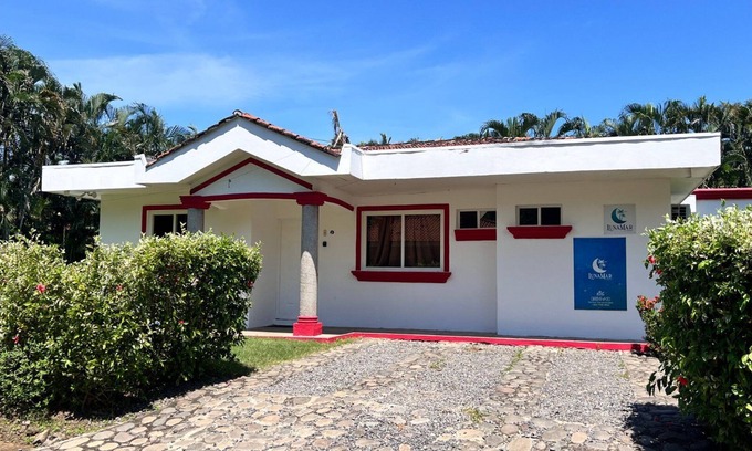 Los Cobanos House | Discover Quinta Luna Mar with Private Pool & Family Amenities