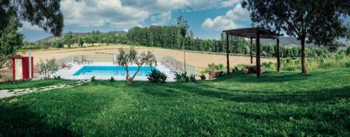 Fundao House | Discover Quinta Ponte da Capinha: Rated 9.4/10 with Pool