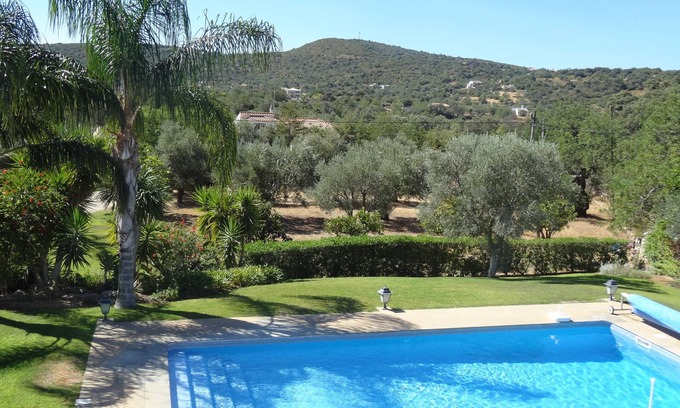 Poco do Mouro Villa | Quinta Roxana: Private Pool, Garden & Scenic Views Await