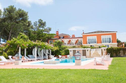 Caparica Hotel | Elegant Quinta Tagus: Oceanfront Bliss with Pool Access