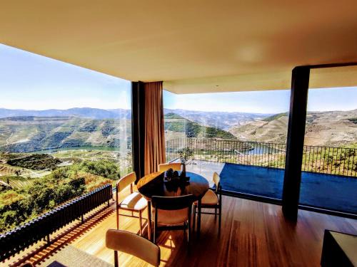 Bomfim House | Relax at Quinta Vale das Papas: 4-Star Oceanfront Retreat