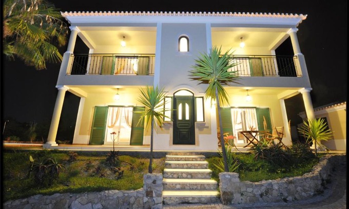 Pata de Cima Villa | Family-Friendly Quinta Vale Verde with Pool & Kitchen Access