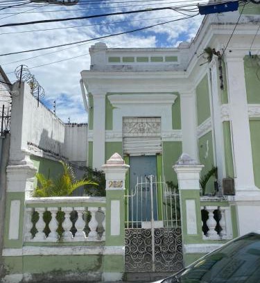Santo Amaro House | Pet-Friendly Quintal293: Guest Rated 9.8/10 for Families