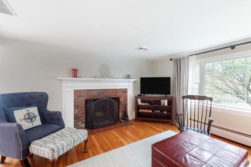 Falmouth House | Discover the Essence of Cape Cod – Family-Friendly Retreat
