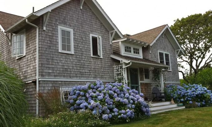 Chilmark House | Idyllic Chilmark Retreat - Family-Friendly with Kitchen Access