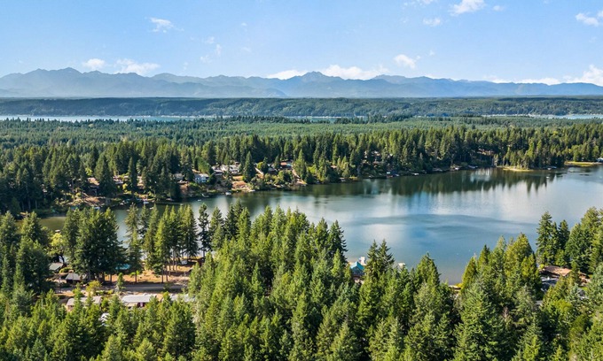 Belfair House | Cozy Lakehouse Retreat with Hot Tub and Private Beach Access