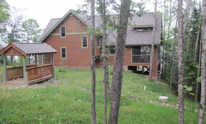 Bayfield House | Experience Raspberry Bay: Pet-Friendly Lake House Retreat