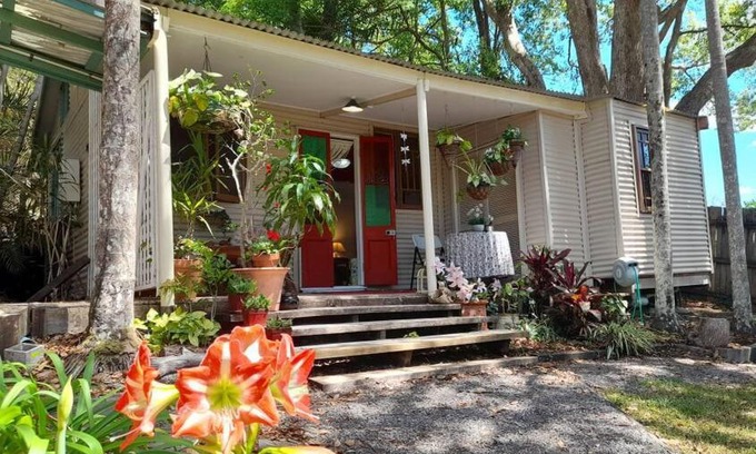 Maleny House | Unique Cottage in Heart of Maleny - Pet and Child Friendly