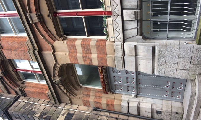 Liverpool City Centre Apartment | Unique Loft Retreat in Liverpool City Centre - Rated 10/10
