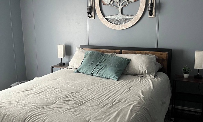 Pickerington House | Quite, private 4 bed room 2 full bath home located in Newark oh. Sleeps 12.