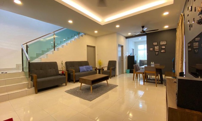 Kluang House | Discover QuiteSpace: Family-Friendly with 8.7/10 Ratings