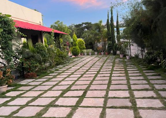 Rau House | Discover Rènao Farms: Pet-Friendly Retreat with Pool