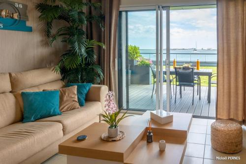 Port-Louis Apartment | Oceanfront Port-Louis Apartment with Terrace & Parking