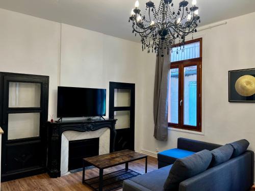 La Real Apartment | Historic République Apartment with Family-Friendly Amenities