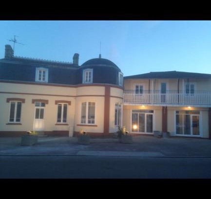 Barfleur Apartment | Pet-Friendly Résidence ALINOA with Oceanfront Views