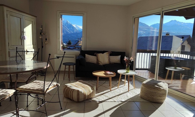 Embrun Apartment | Idyllic Résidence Calme Near Scenic Hiking Trails