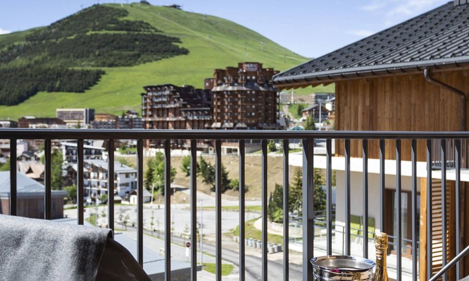 Eclose-Est House | Top-Rated Résidence Daria-I Nor with Spa & Pool Access