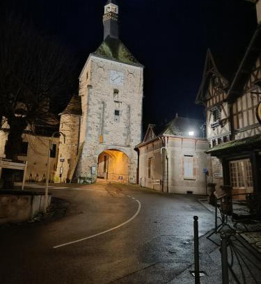 Bourbon-Lancy Apartment | Budget-Friendly Stay at Résidence de l'arc - Family Welcoming