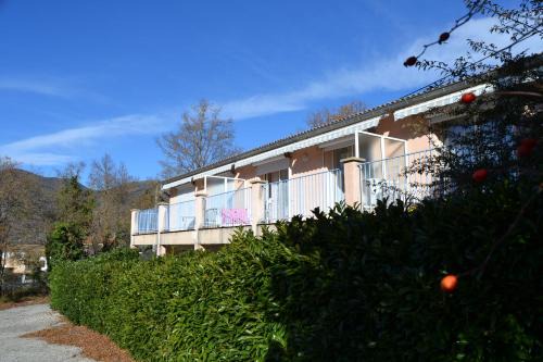 Castellane Apartment | Comfortable Stay at Résidence de l'Escoulaou for Families