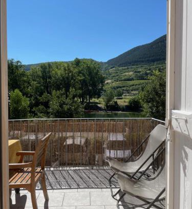 Millau Apartment | Pet-Friendly Stay at Résidence du bord du Tarn - Rated 8.9/10