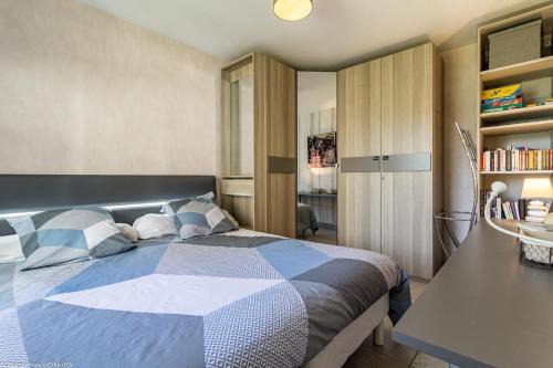 Montchapet House | Family-Friendly Stay at Résidence Egalité in Montmartre