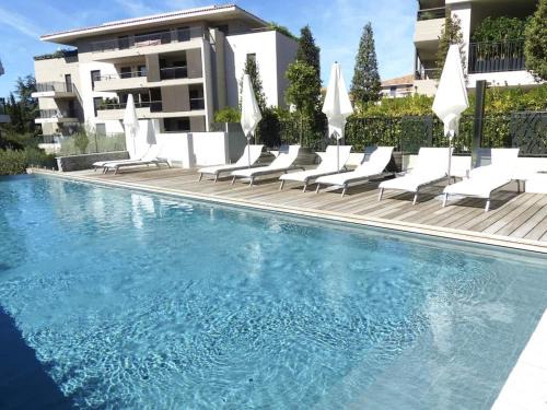 Saint-Tropez City Centre Apartment | Exclusive Oceanfront Resort with Spa & Private Pool