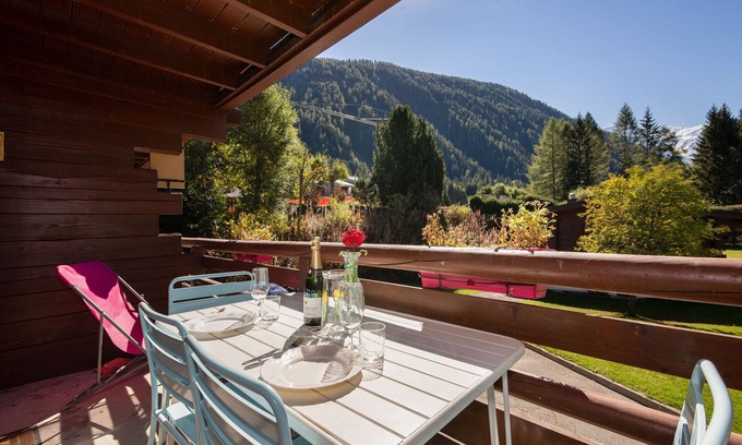 Chamonix-Mont-Blanc Apartment | Experience Ski-In/Ski-Out at Résidence Améthystes E1