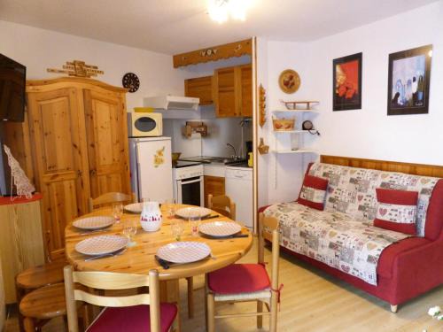 Les Contamines-Montjoie Apartment | Family-Friendly Studio at Résidence Pierres Blanches