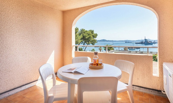 Saint-Mandrier-sur-Mer House | Discover Résidence Pierre & Vacances Saint-Mandrier Retreat