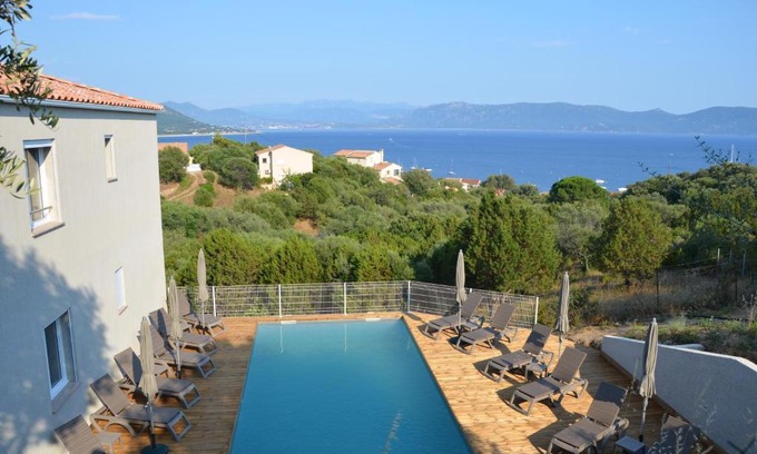 Porto Pollo Apartment | Relax at Résidence Giovanello with Oceanfront Pool Access