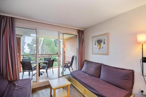 Giens Apartment | Relax at Résidence La Pinède - Ideal for Families and Pets