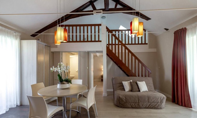 Bruz House | Guest Rated 9.8: Résidence la Pommeraie with Breakfast