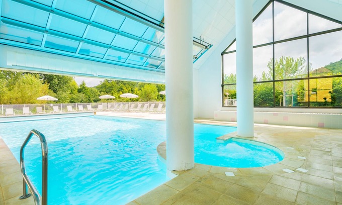 Montignac House | Discover Résidence Lagrange Vacances with Pool & Spa