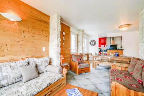 Tignes le Lac Apartment | Stay at Résidence Le Bec Rouge - Family-Friendly Retreat